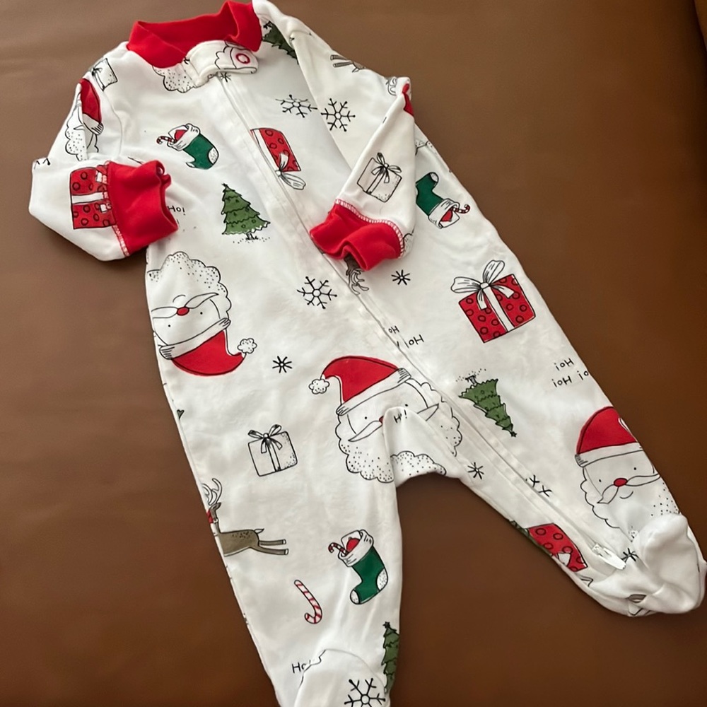 Carters 3 months zipper sleeper Christmas